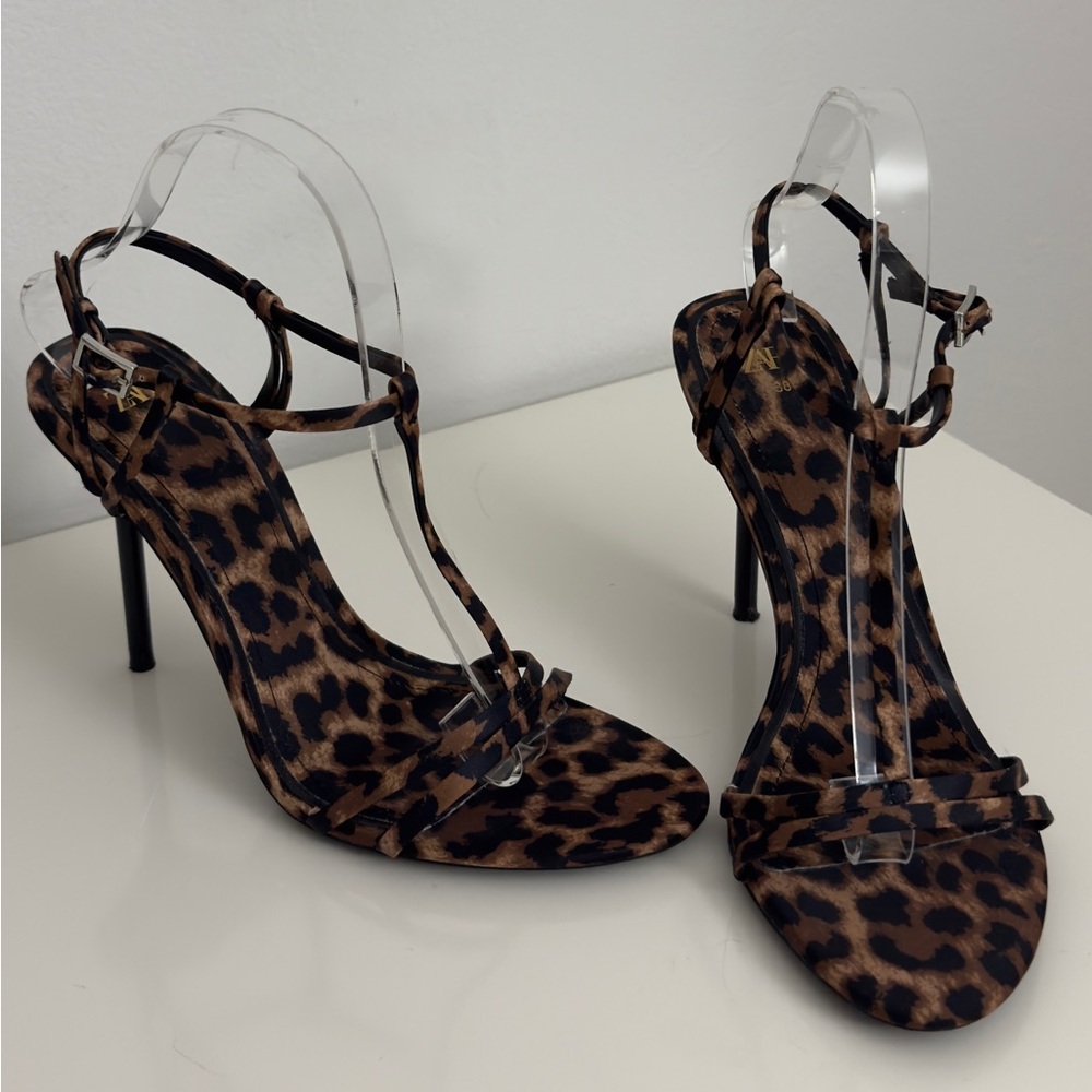 Zara T- STRAP SANDALS